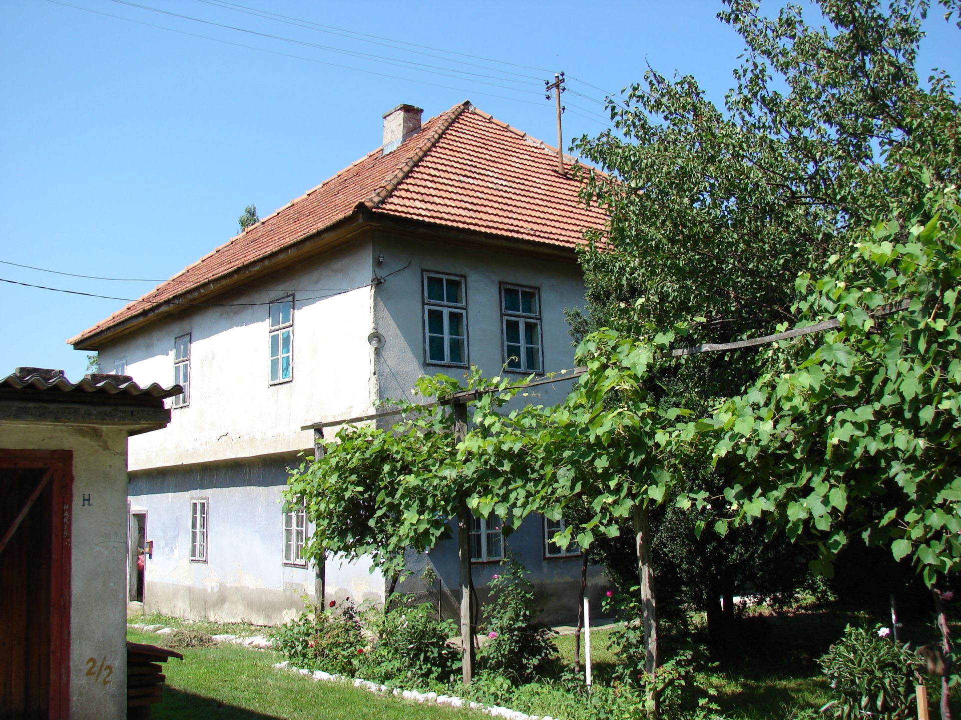 Kapidžića kuća (rodna kuća Nasihe Kapidžić Hadžić), historijska građevina